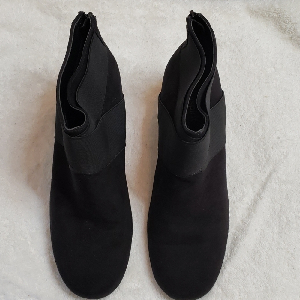 Size 8M Easy Spirit Jonizu wedge booties